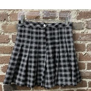 H&M Divided black and white plaid miniskirt size 6